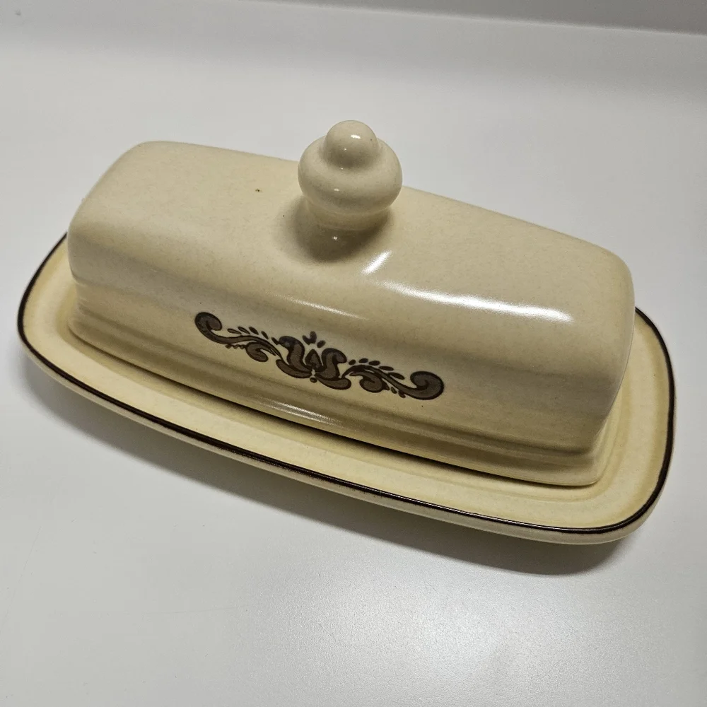 Pfaltzgraff Village Butter Dish & Cover Ceramic Vintage Stoneware Dinnerware USA